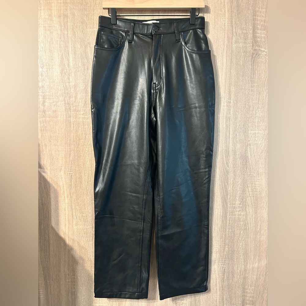 Abercrombie & Fitch The 90’s Straight Ultra High Rise Vegan Leather Pants Sz 30